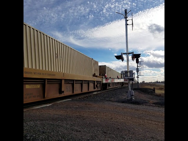 Northbound Santa Fe mixed freight coming through Los Lunas New Mexico 1/12/19