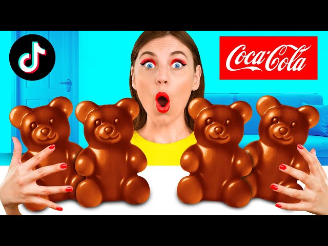 Probamos Trucos Virales de TikTok Coca Cola | Situaciones Divertidas de Comida por FUN FOOD