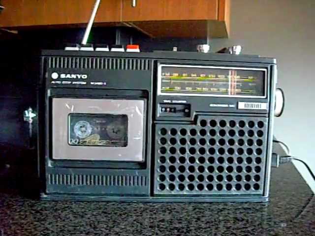 Sanyo M2420 Radio Cassette Boombox 70's