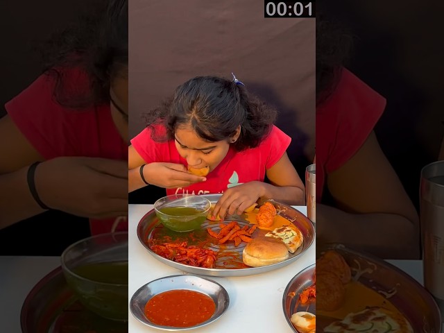 3 Minute Me Mix Thali Burger, Pani Puri, pizza, Momos, chilli Potato खाओ 2200₹+🎁ले जाओ 🥵| #shorts