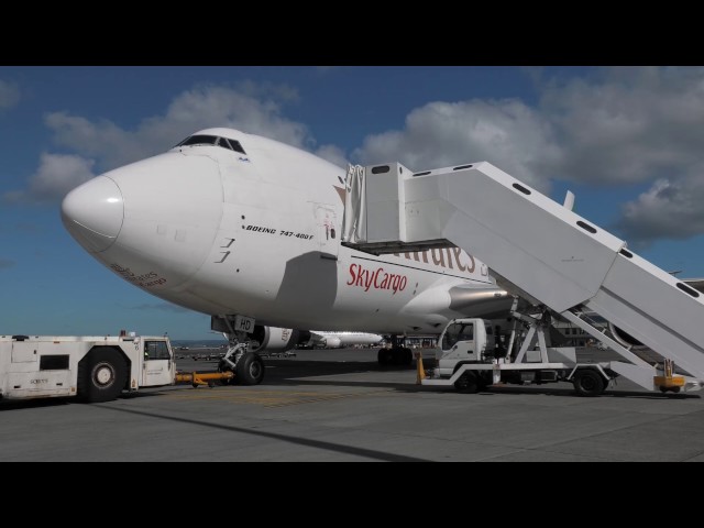 Emirates SkyCargo takes Emirates Team New Zealand’s boat to the skies