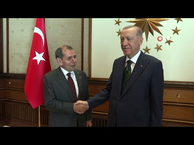 Galatasaray'ın şampiyon takımlarından Cumhurbaşkanı Erdoğan'a ziyaret