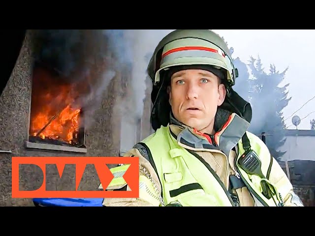 Höchste Gefahr: Über brennender Wohnung gefangen | 112: Feuerwehr im Einsatz | DMAX Deutschland