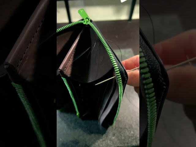 Green Metal Zipper Leather Wallet / Handcrafting