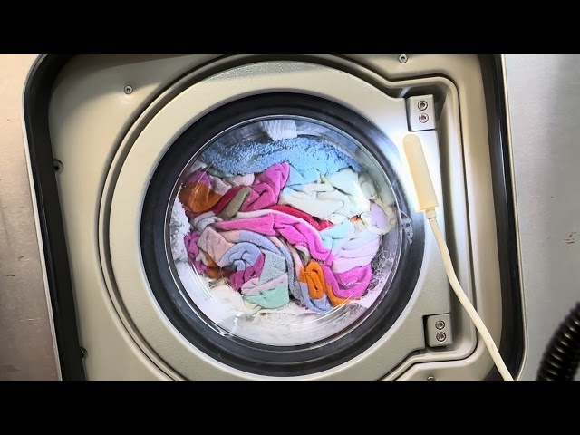 Miele W 6073 AV - Cottons 95 (overloaded towel wash) @HooverLux