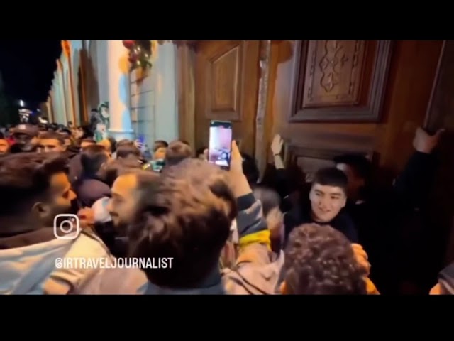 Marzi- Iranians behind the Vank church in the city of Isfahan, asking, “Jesus open the door.”
