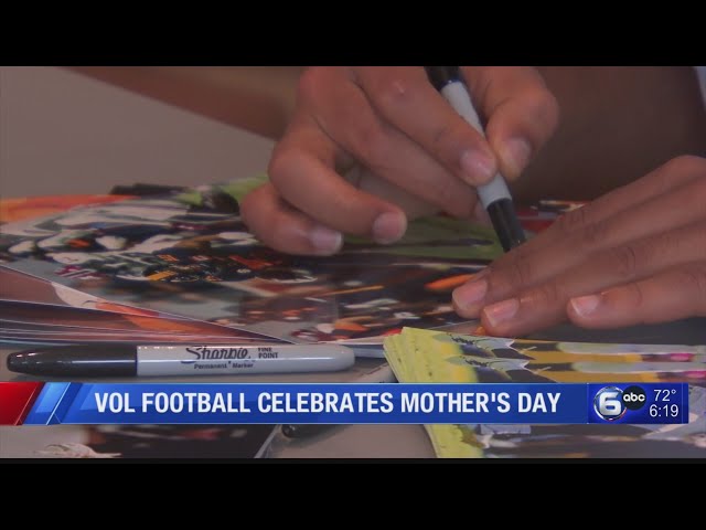 Vol Football Celebrates Mother's Day