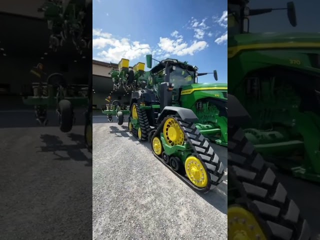 Large agricultural tractors #shots#agricultural #agriculture#farmin #machine#tractor#amazing #viral