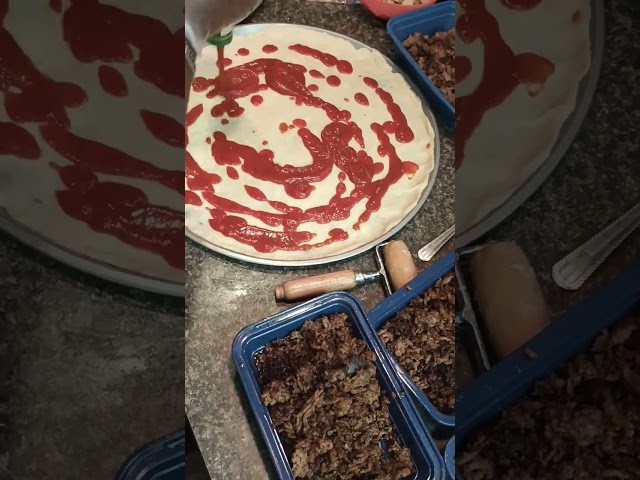 Granny makes Pizza for family of 8