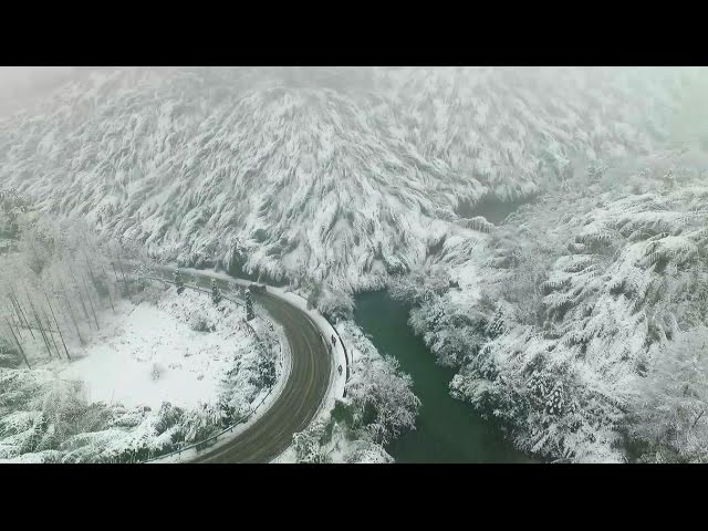 Heavy Snow hits Various Parts of China