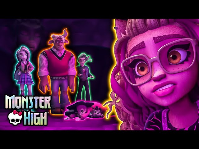 Monster High Family Moments! Featuring Wolves, Electrifying Monsters, and Vampires! | Monster High