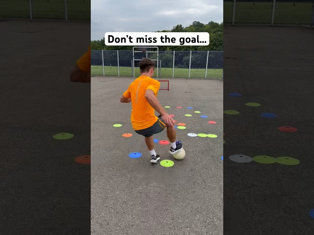 Day 4135 working on footwork ⚡️ #streetpanna #football #soccer