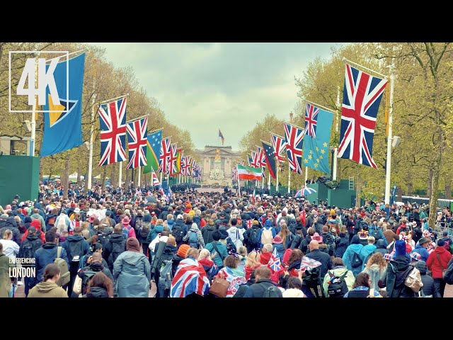 Excited Crowd Races to See King Charles III on Buckingham Palace Balcony | Coronation Day | 6/5/2023