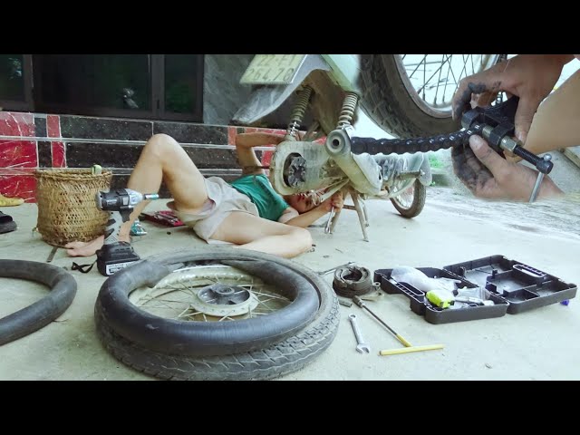 Repair genius girl: Repairing HONDA motorbike engines manufactured in 1986. with complex details