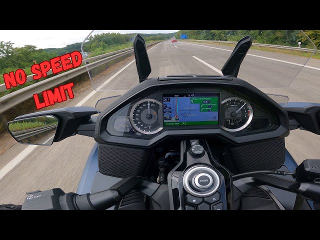 Honda Goldwing on Autobahn (No Speed Limit)