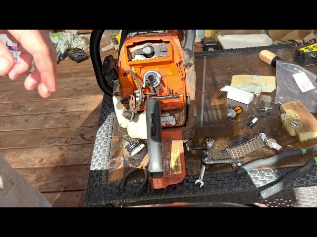 Stihl MS290 Chainsaw Dies After It Gets Hot .. Fix!