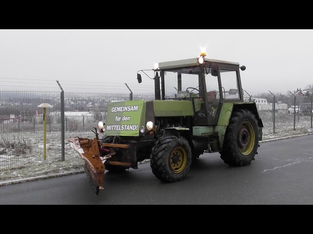 Fortschritt ZT 323 A mit Schneepflug bei Bauernproteste 👨‍🌾