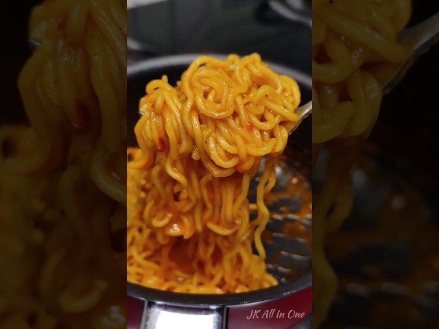 Maggi's NEWLY Launched Twisty Tomato Noodles 🍜 Review! Worth it or not? #shorts #maggi #foodshorts
