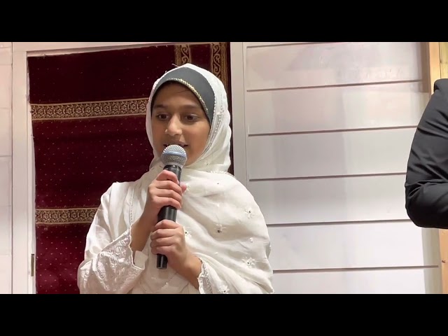 Young Sister reciting Surah Fatiha @MasjidSadar