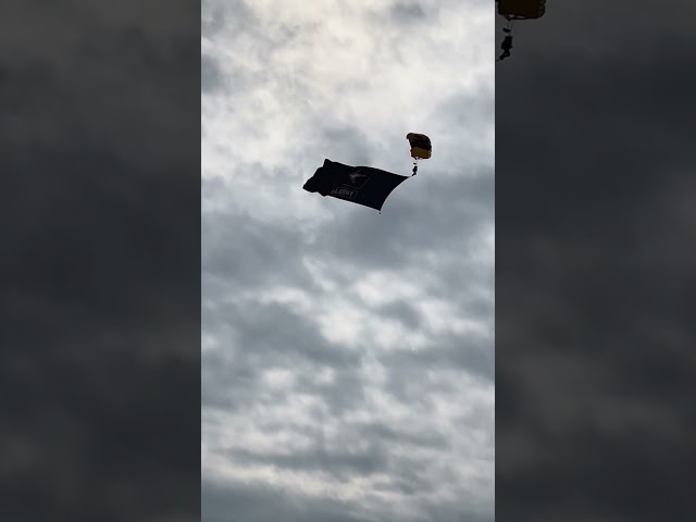 US Army Golden Knights perform parachute at St. Louis forest park ballon race 3rd video 09-16-2023