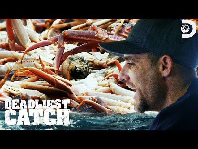 Jake Hits the Crab Biomass | Deadliest Catch