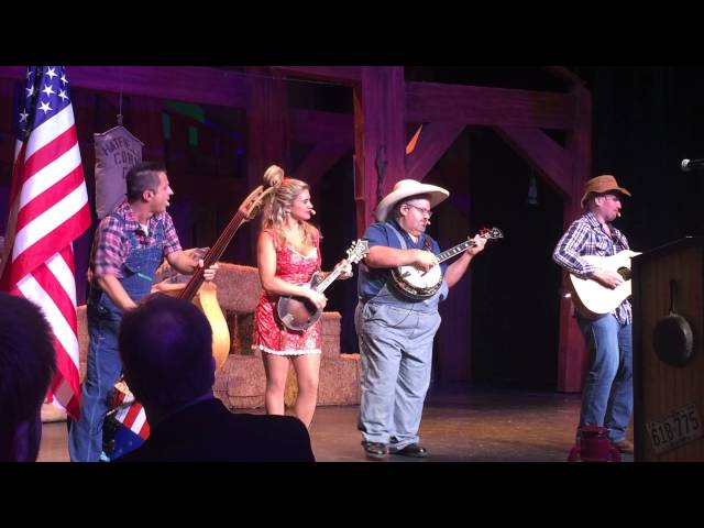 Pigeon Forge's Hatfield and McCoy Dinner Feud