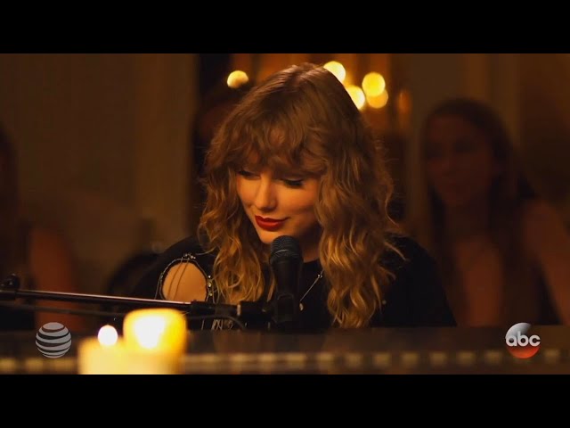 Taylor Swift - New Year's Day (Live from The Reputation Secret Sessions on Taylor Swift Now 2018)