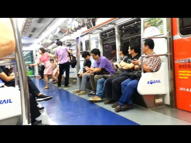 SEOUL SUBWAY: Korean girl slaps pervert on train