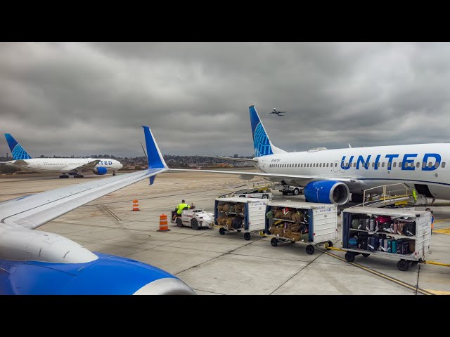 Full Power Takeoff & Loud Thrust Reduction from San Diego | United Airlines Boeing 737-800 | 4K HD