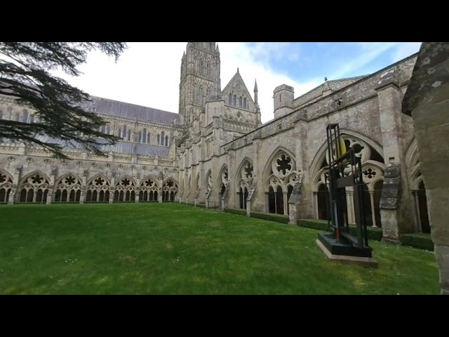 Salisbury Cathedral. Cloister. VR 180 5k