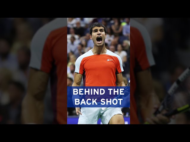 THAT Carlos Alcaraz behind-the-back shot! 😱