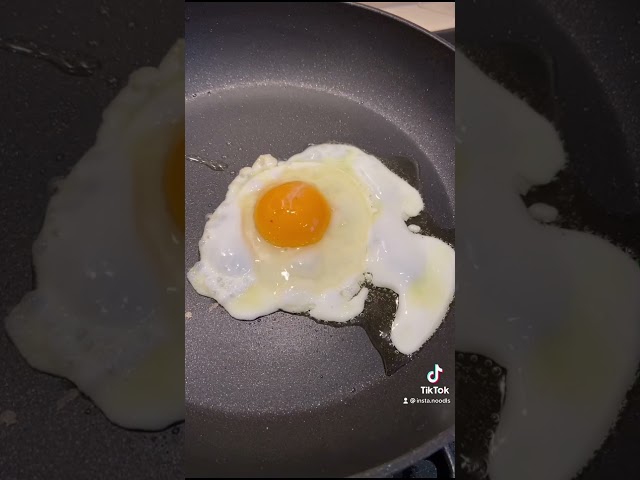 Learn How to Cook an Over Easy (Medium) Egg