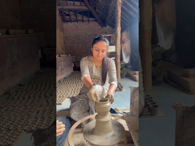 Traditional Pottery Wheel Clay Pot Making #traditional #pottery #claypot #making #shorts