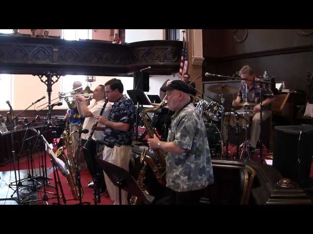 Bourbon Street Parade - Heartbeat Dixieland Jazz Band