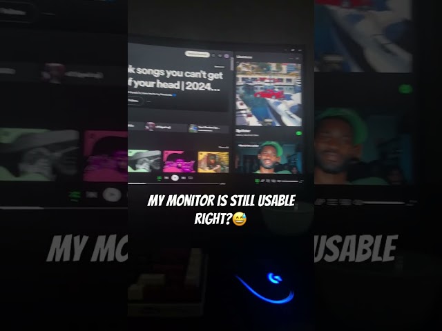 My monitor fell off my desk🥲🫡