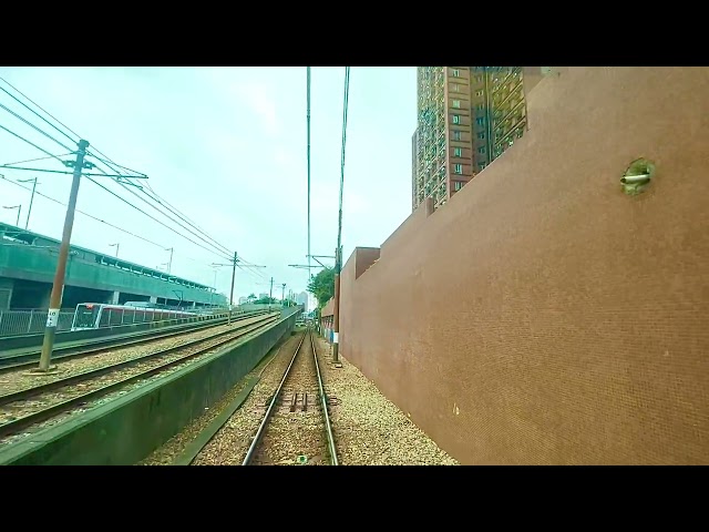 Light rail in Hong Kong Hengdit Siu Hong #keretaapi #train #mtr