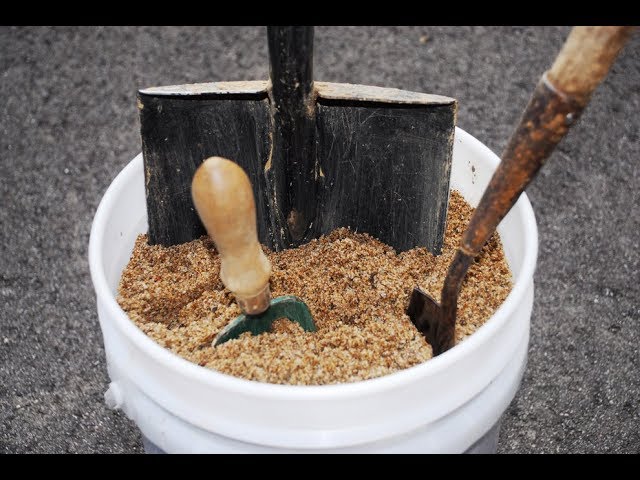 Simple Trick Prevents Garden Tools Rusting