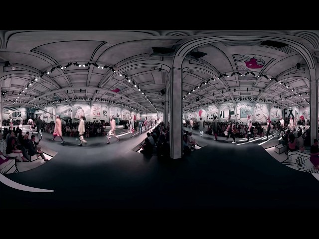 Prada Spring/Summer 2018 Menswear Show - 360° Parade