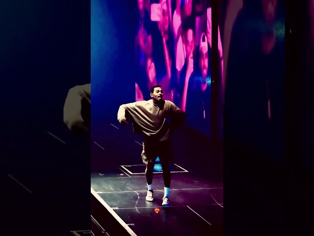 Chris Brown performs #forever in his #montreal #1111 tour yesterday😮‍💨🏟️🔥#concert #chrisbrown