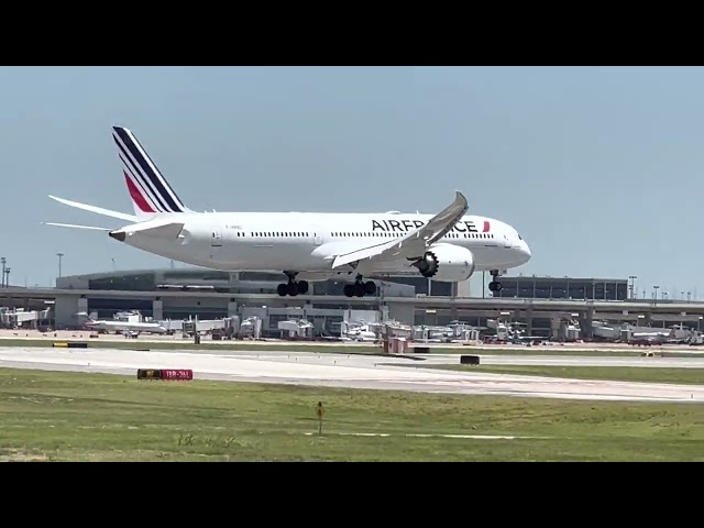 AirFrance Boeing 787-8 Lands at DFW 5/27/22