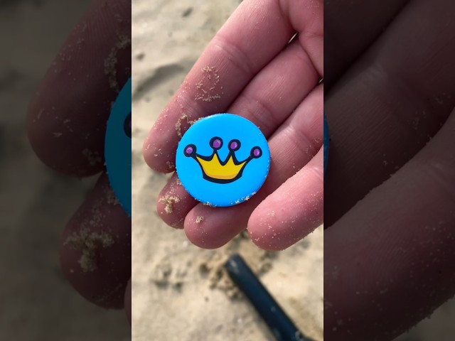 Found a crown with a metal detector on the beach