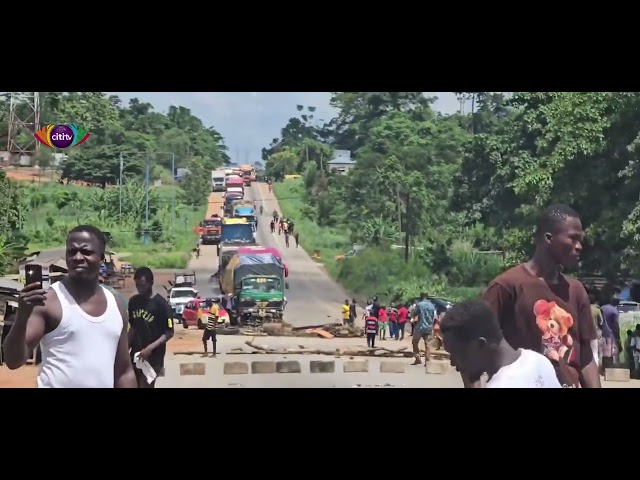 Dadieso residents block Accra-Kumasi highway over abandoned gas tanker | Citi Newsroom