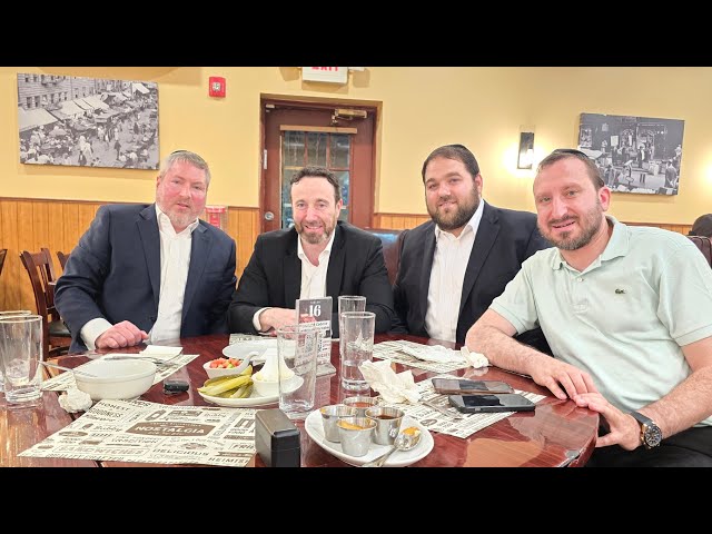 The FitJew with 3 of the Biggest Loosers!! (😉winners!) 21 day Chazal eating challenge!