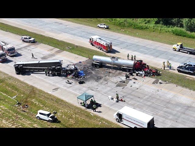 1 airlifted, 1 killed in major crash; I-485 shut down in northeast Charlotte