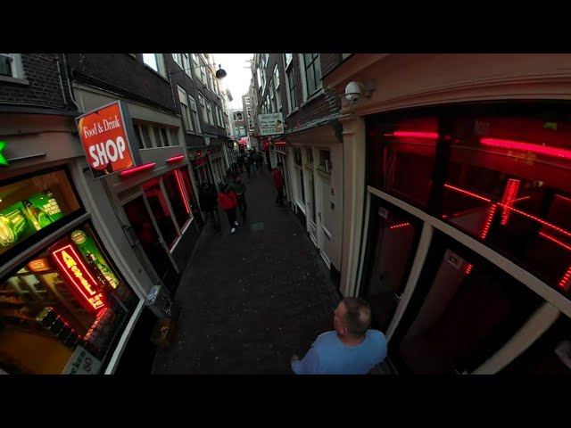 Mulheres na vitrine de Amsterdã 360°- É PROIBIDO mas gravei rápidamente quando passei pela RED-LIGHT