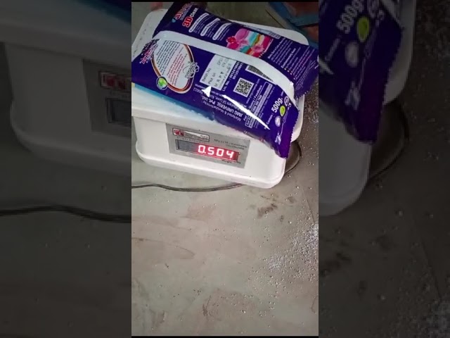 Detergent packing machine