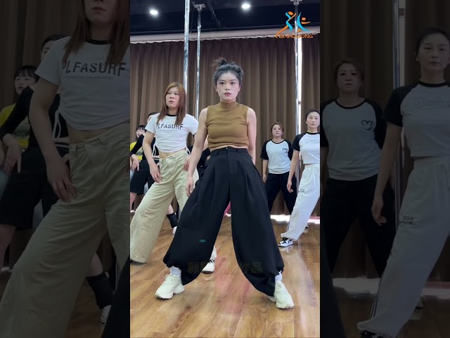 #Shorts C-Shape Hip Circle Technique | Dance Moves | TÌNH AEROBICS