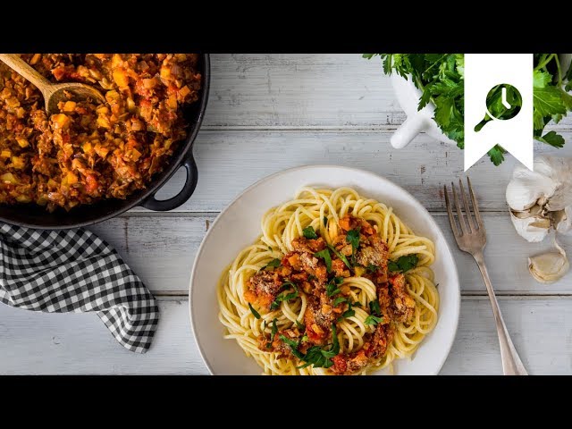 Vegetarische Spaghetti Bolognese I Rezept mit Soja-Hack | EDEKA
