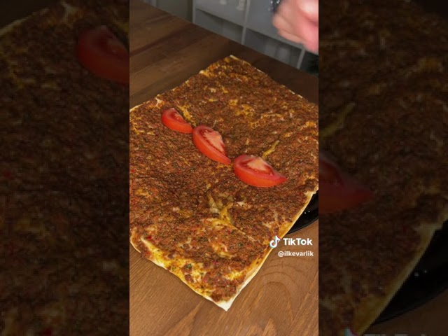 Easy homemade Turkish Lahmacun (Turkish taco) using ready-made phyllo dough. Recipe in description