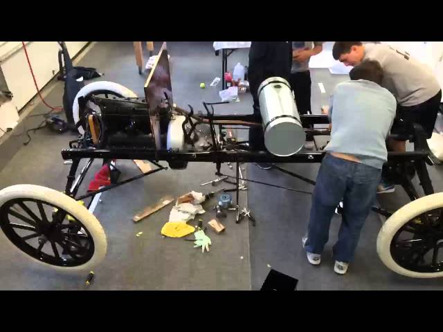 1914 Ford Model "T" Chassis Build in 30 Seconds